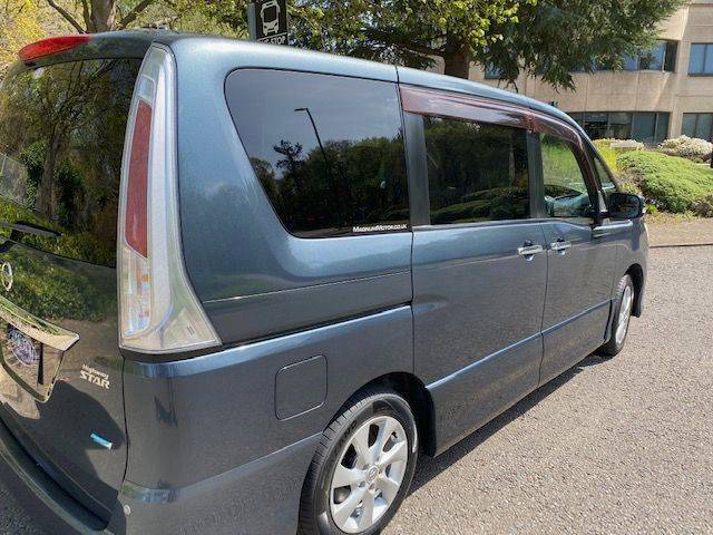 2011 Nissan Serena 2.0 Highway Star V selection 8 seats