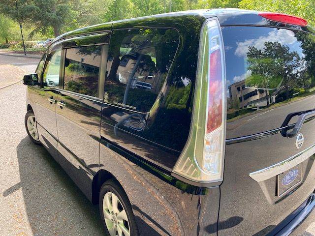 2011 Nissan Serena 2.0 Highway Star V selection 8 seats