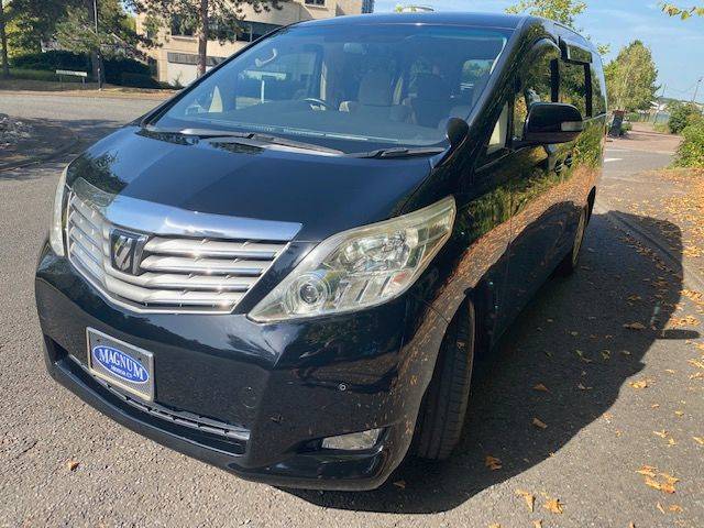 2012 Toyota Alphard 2.4 240X 8 Seats