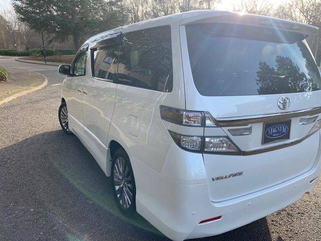 2013 Toyota Vellfire 2.4 Golden Eye Edition 7 Seats