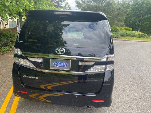 2013 Toyota Vellfire 2.4 Golden Eye Edition 7 Seats