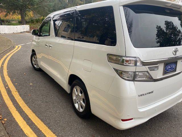 2013 Toyota Alphard 2.4X 8 Seats