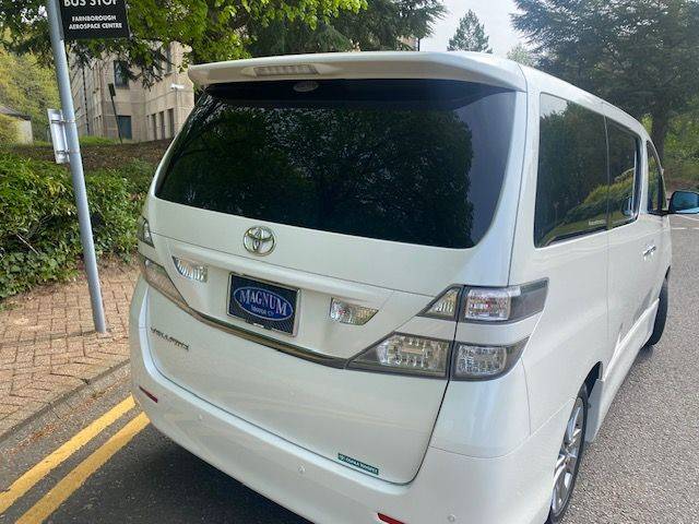2011 Toyota Alphard 2.4 Vellfire Platinum Selection 2 Type Gold 7 Seats